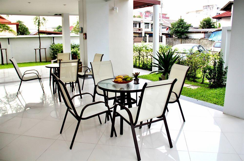 The Meet Green Apartment Bangkok Bagian luar foto