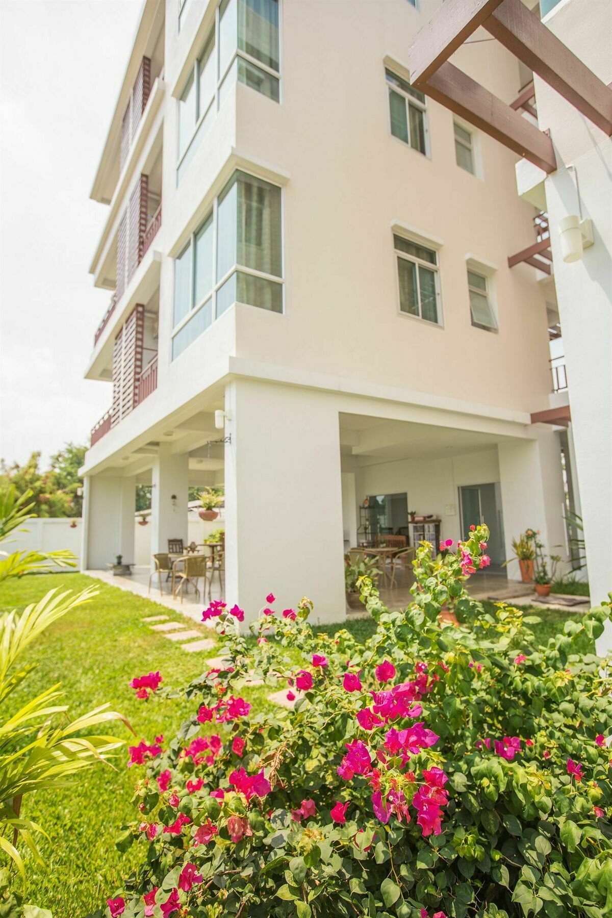 The Meet Green Apartment Bangkok Bagian luar foto